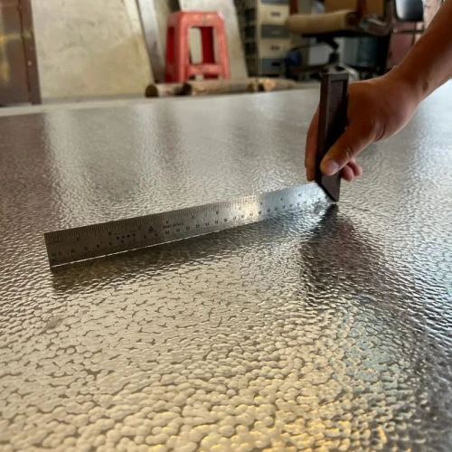 Feuille en aluminium en relief pour la construction